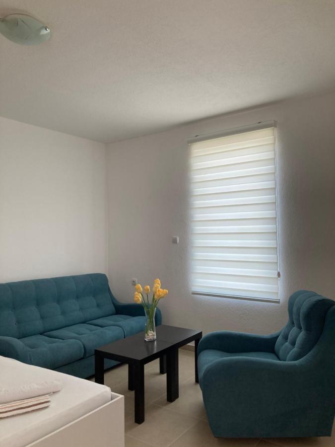 Tiki Apartments ゲヴゲリヤ エクステリア 写真