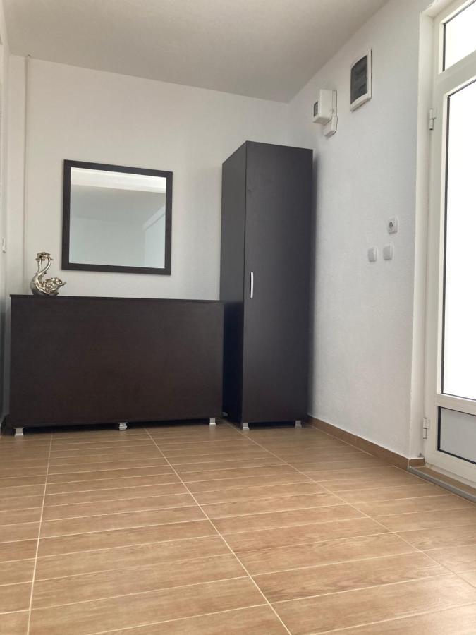Tiki Apartments ゲヴゲリヤ エクステリア 写真