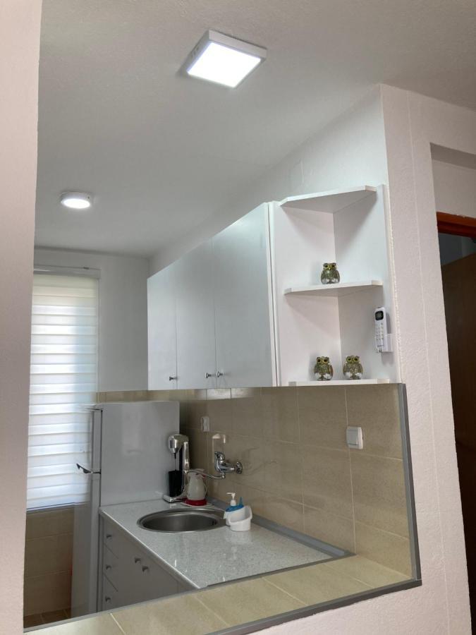 Tiki Apartments ゲヴゲリヤ エクステリア 写真