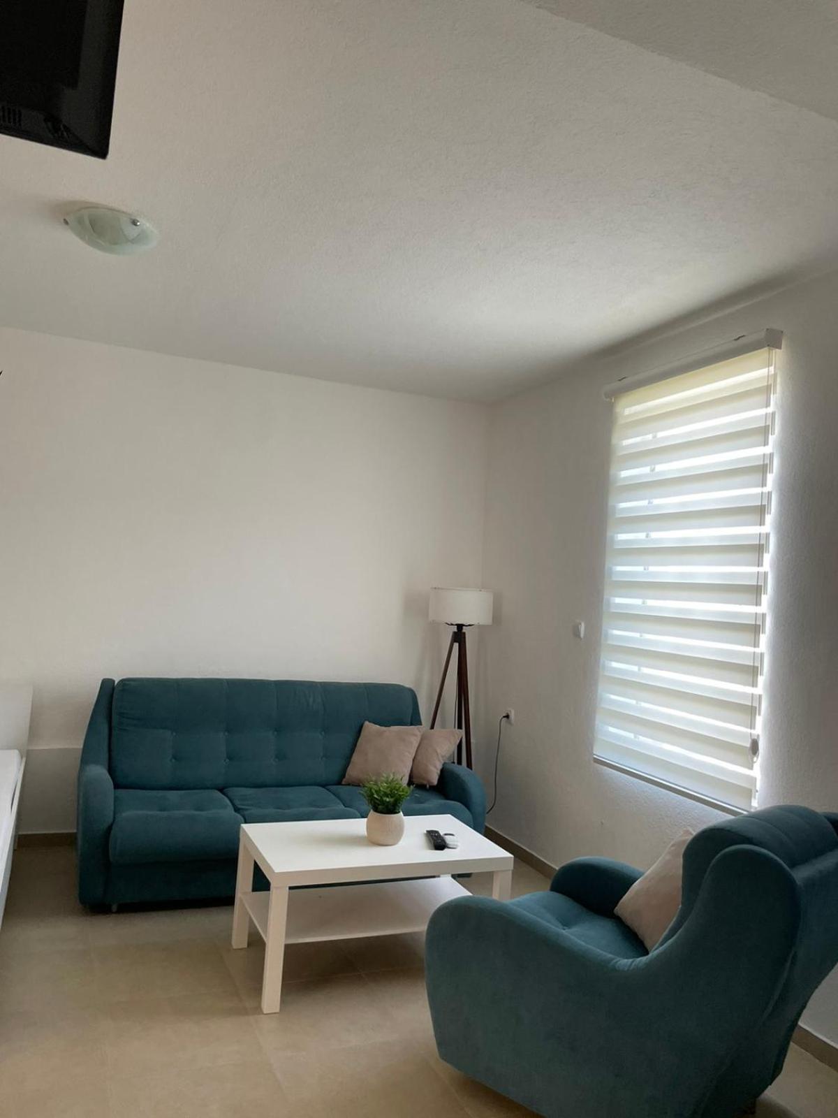 Tiki Apartments ゲヴゲリヤ エクステリア 写真