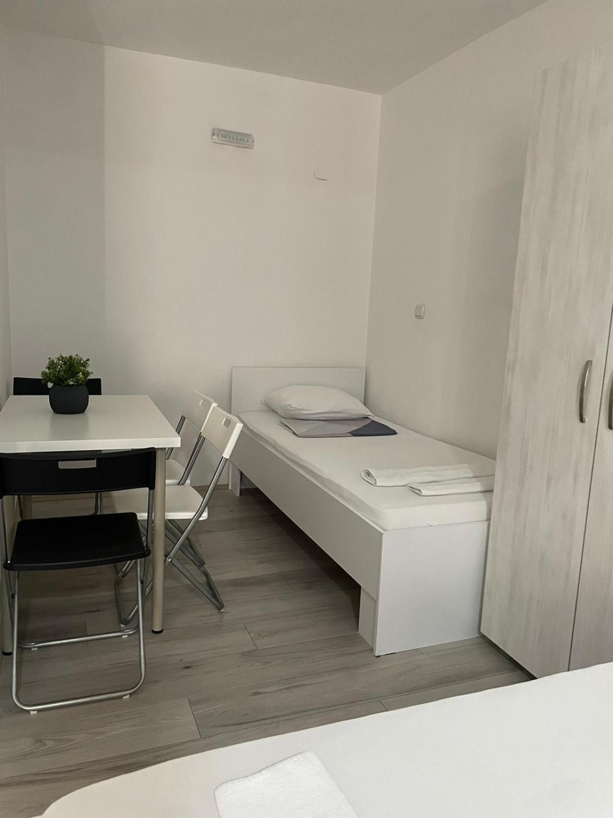 Tiki Apartments ゲヴゲリヤ エクステリア 写真