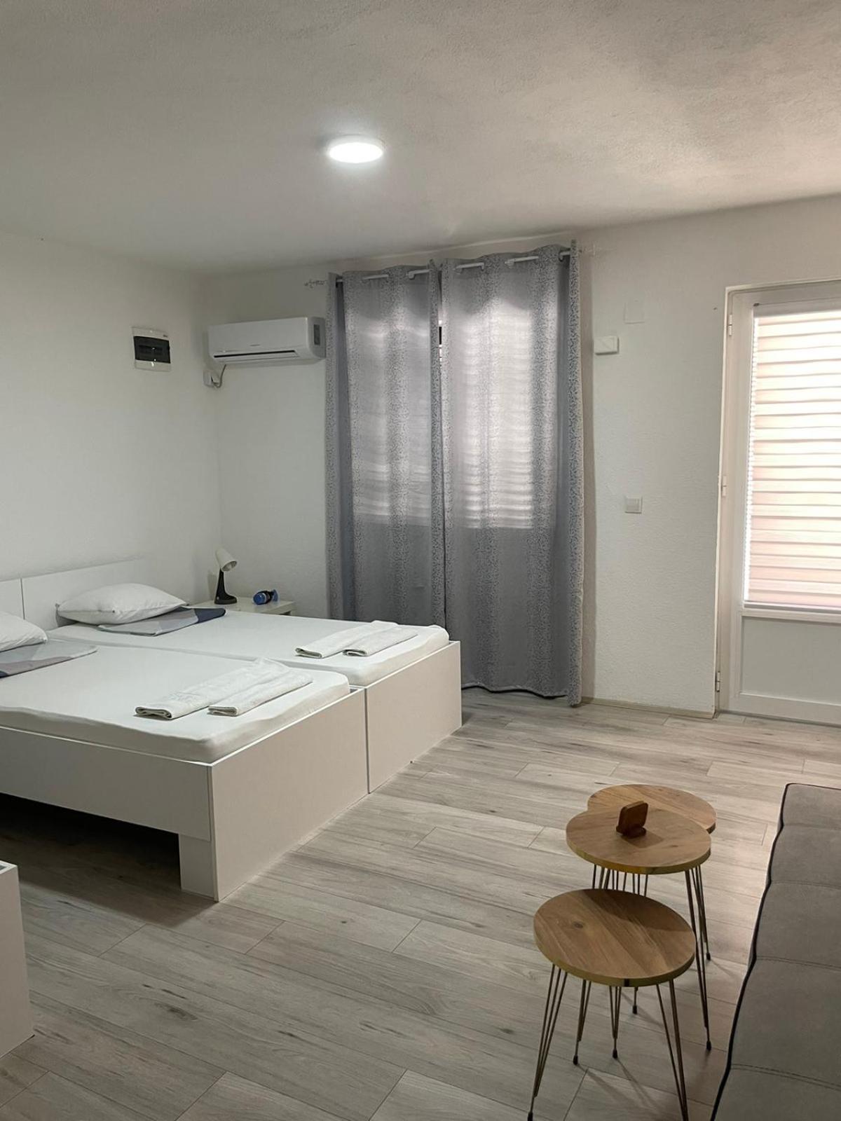 Tiki Apartments ゲヴゲリヤ エクステリア 写真