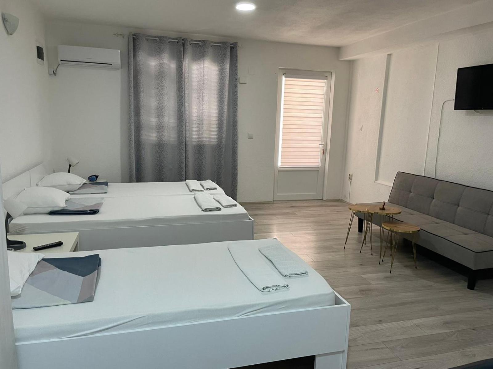 Tiki Apartments ゲヴゲリヤ エクステリア 写真