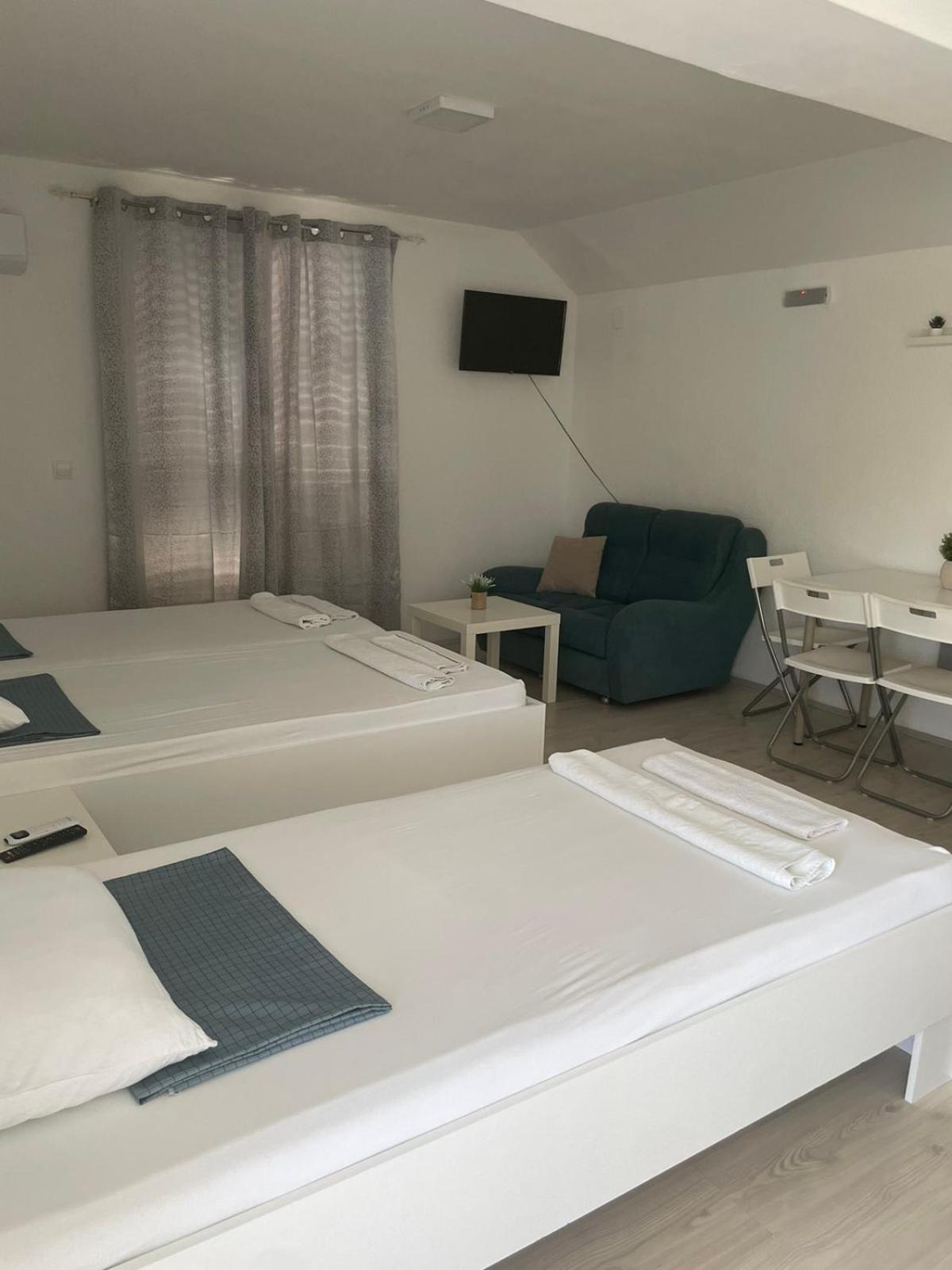Tiki Apartments ゲヴゲリヤ エクステリア 写真